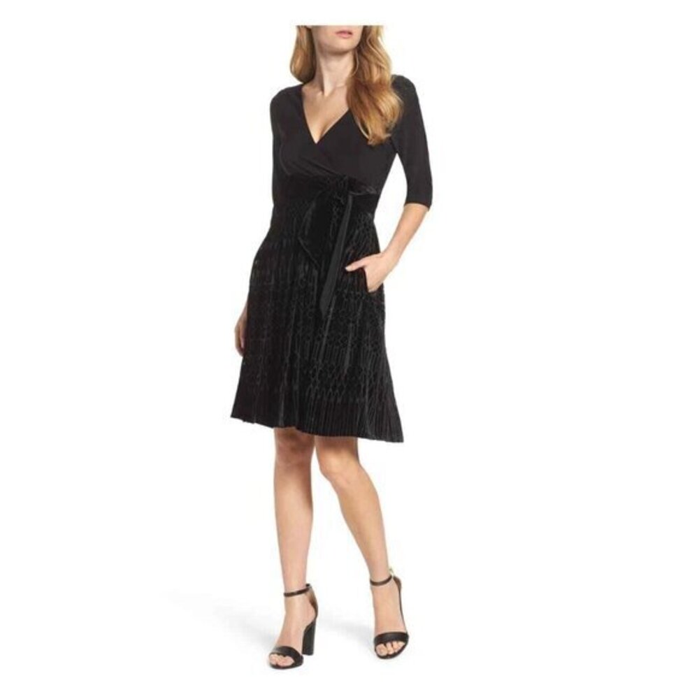 Adrianna Papell Women's Black Burnout Velvet Wrap Dress Size 2
